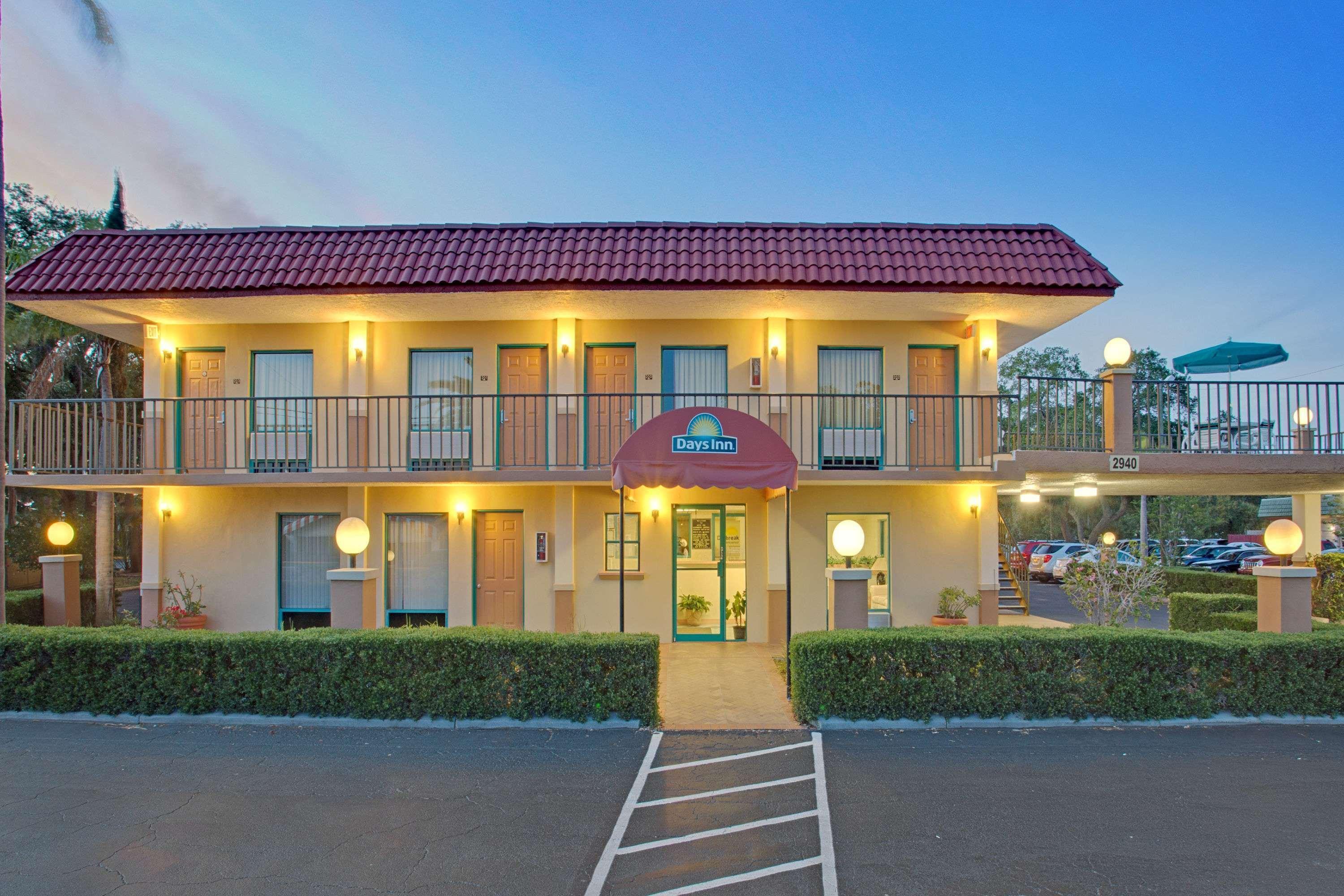 Days Inn By Wyndham Clearwater/Central Exterior foto