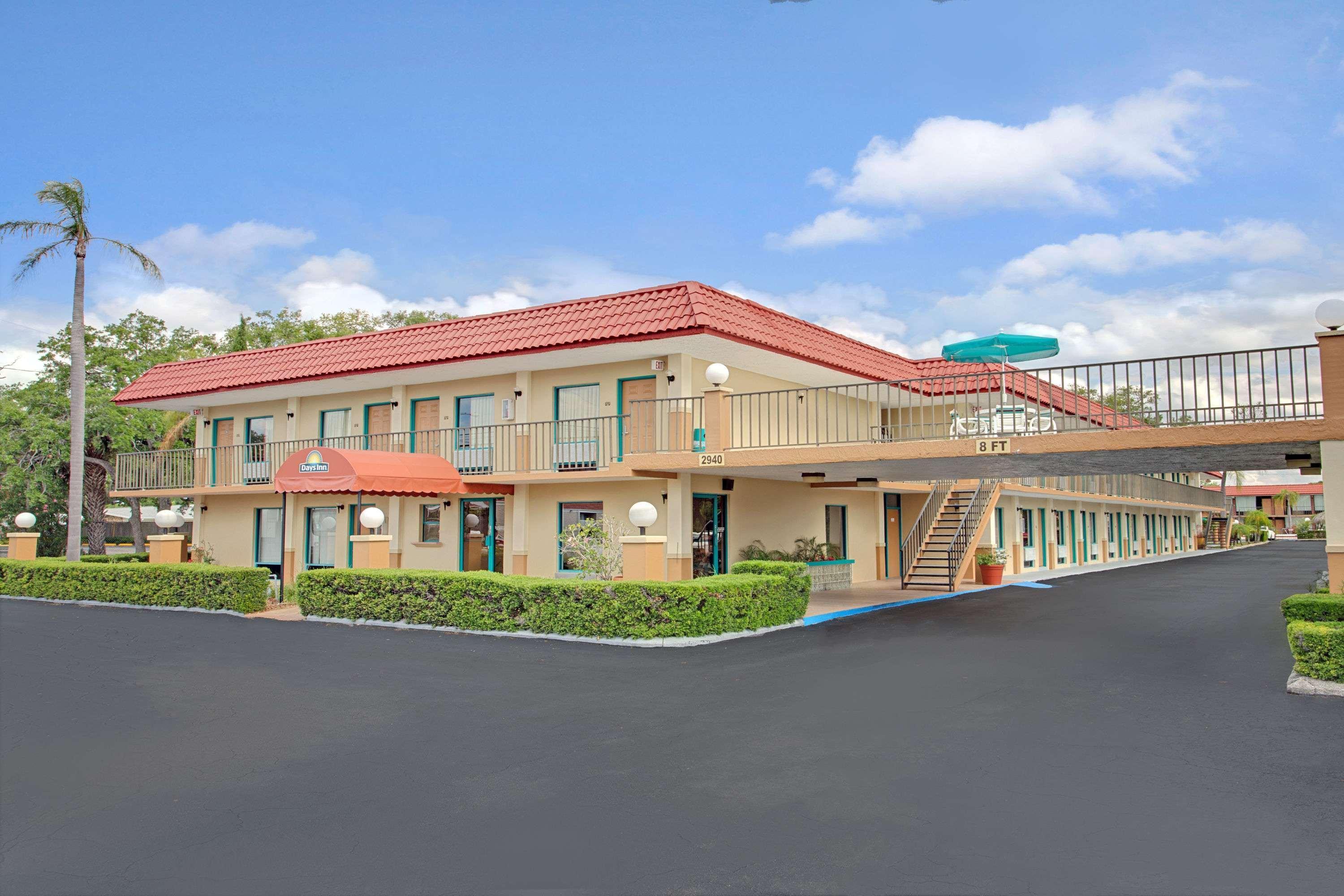 Days Inn By Wyndham Clearwater/Central Exterior foto